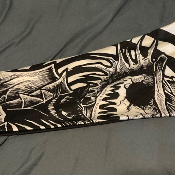 Jack Skellington  Halloween   Leggings . NWT  SIZE  XL .. - Picture 8 of 8